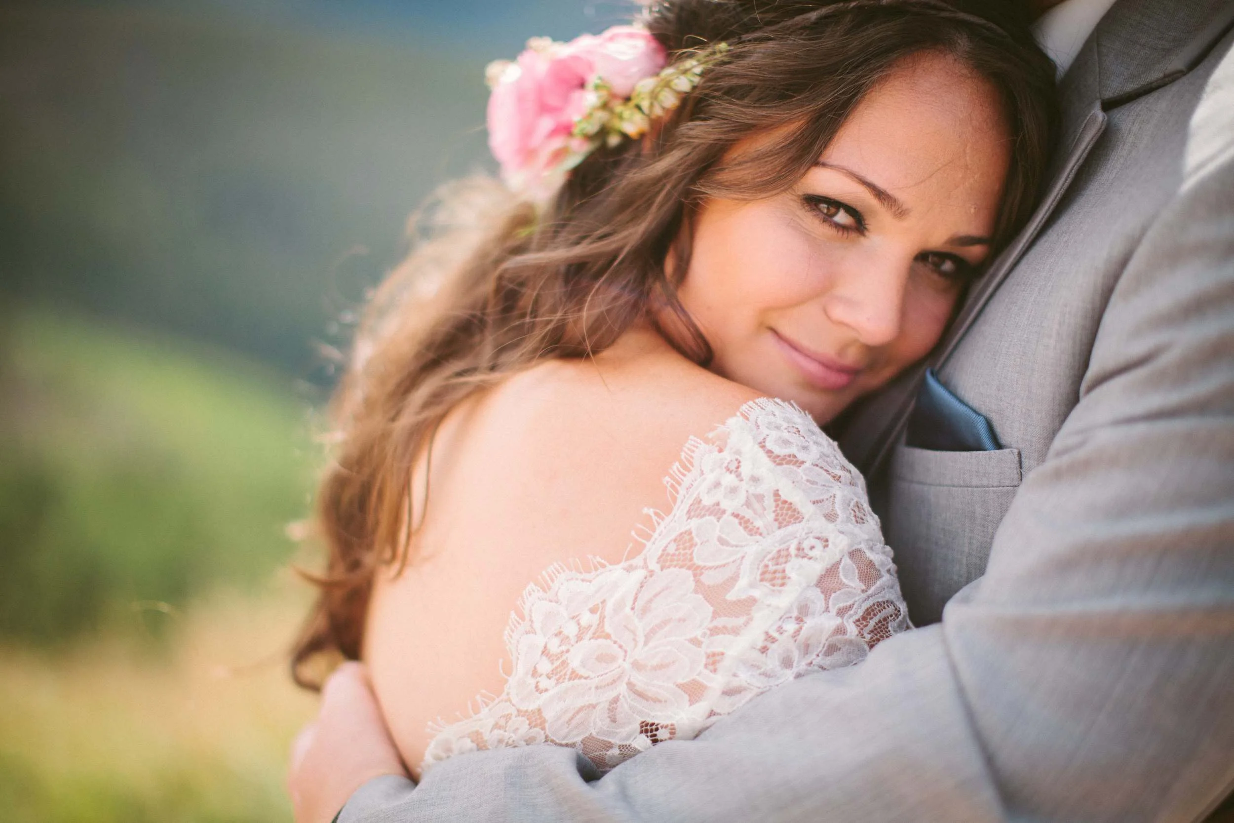 LWD Bride: Meghann's Chic Mountain Wedding