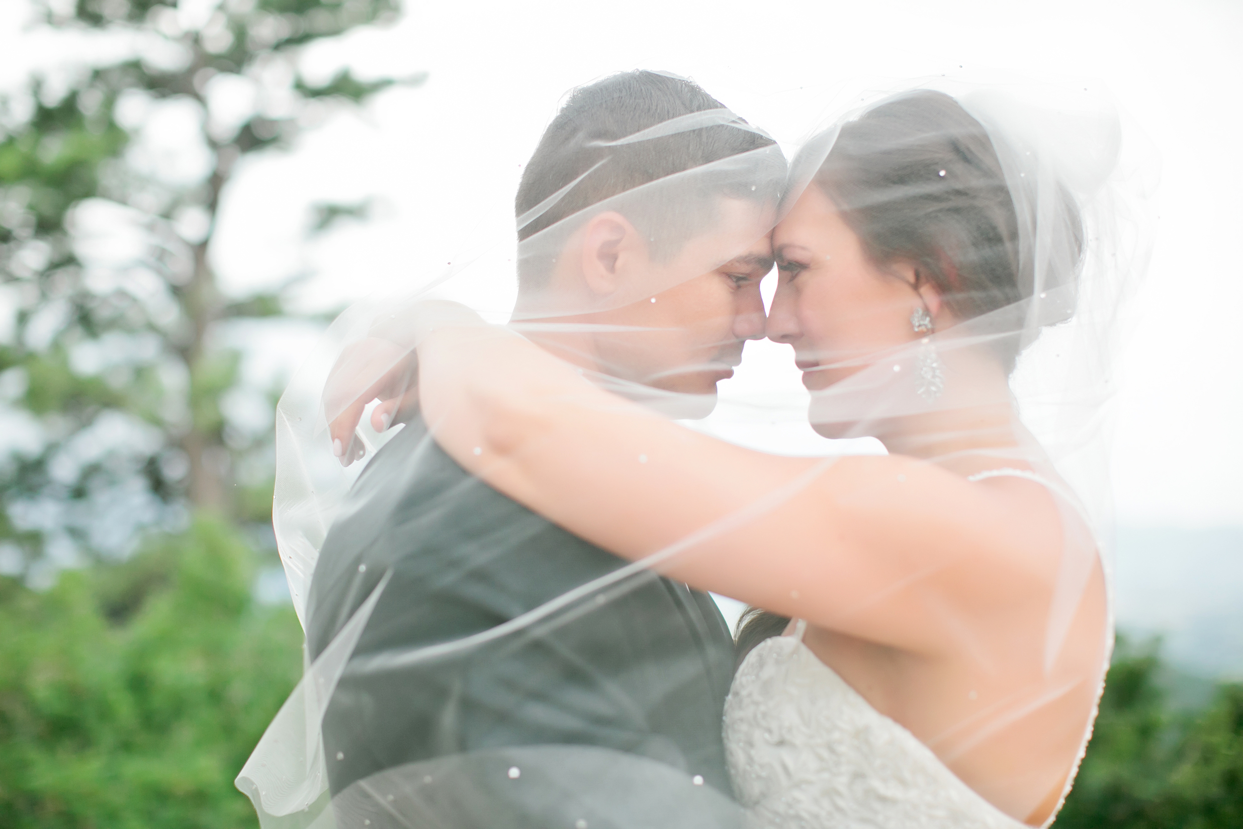 Colorado Wedding | Reem Acra gown from Little White Dress | Liz Cook Photography