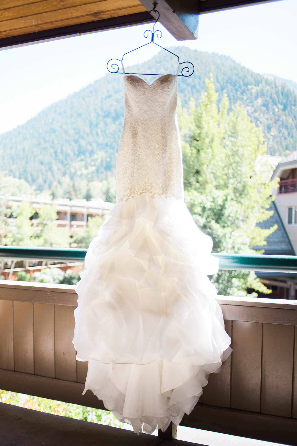 Aspen Art Museum Wedding | Wedding Dress from Little White Dress in Denver | Amy Bluestar Photography