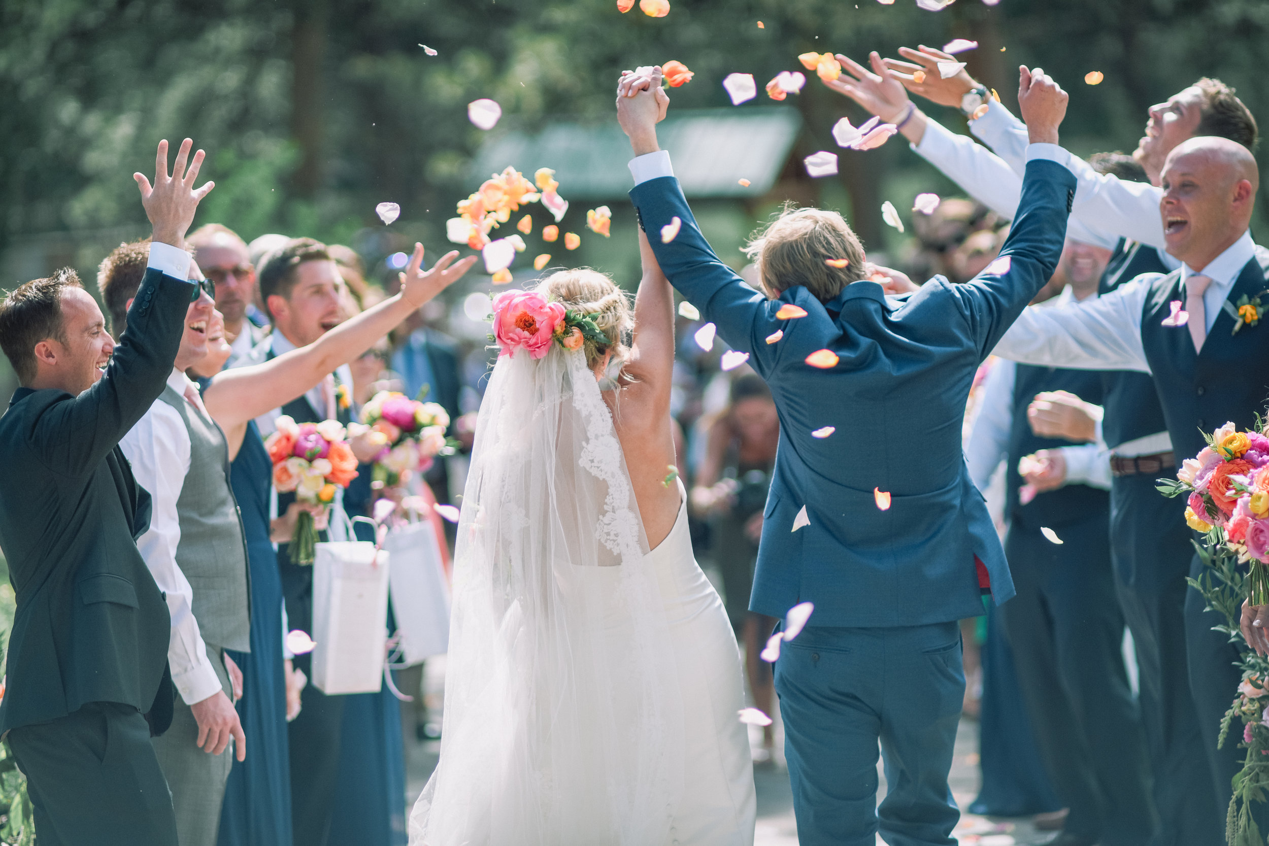 Kellie + Rob | Della Terra Mountain Chateau | wedding gown "Sarah" by Robert Bullock Bride and belt "Francine" by "Sassi Holford" | Laura Murray Photography
