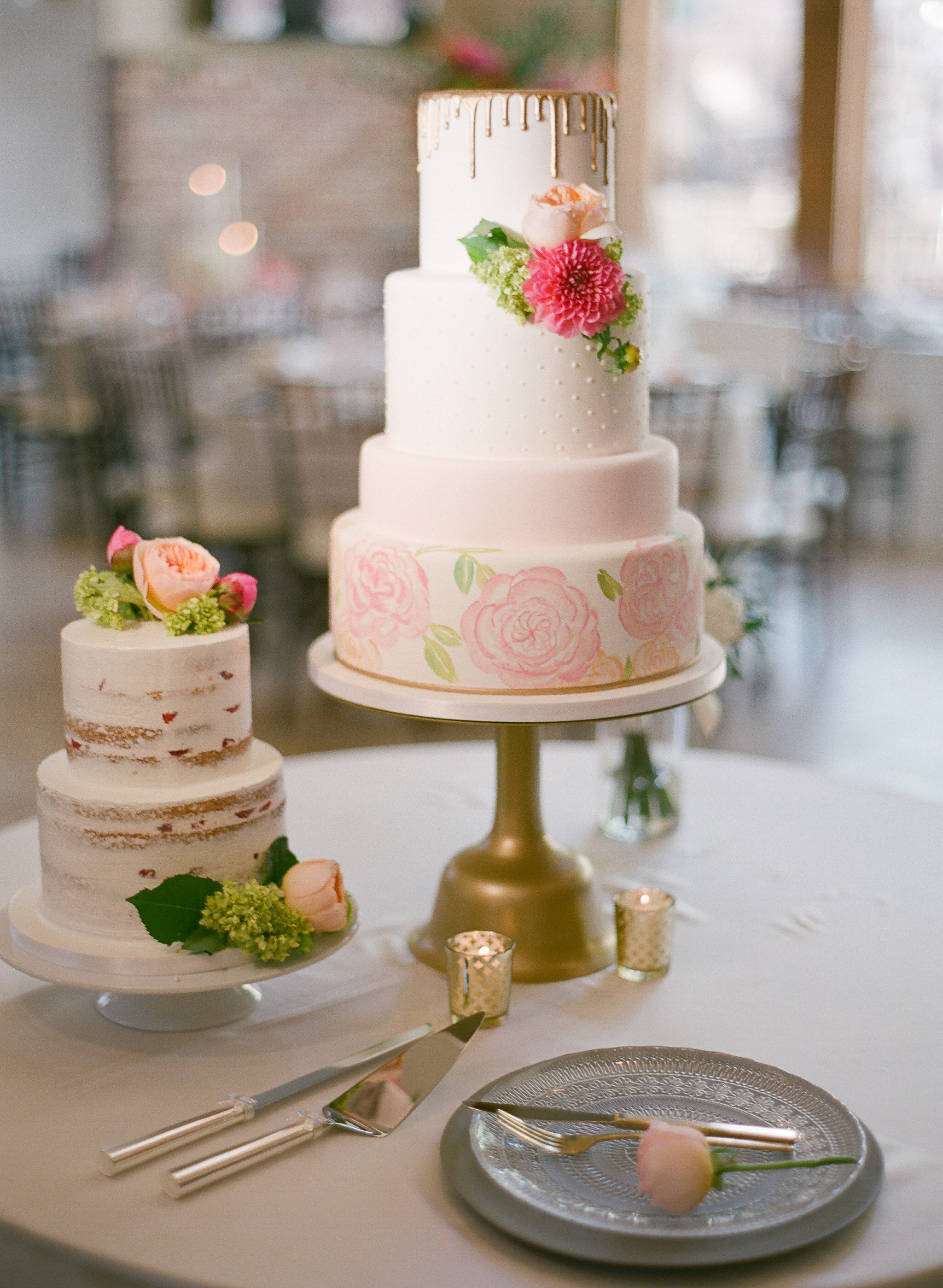 Kellie + Rob | Della Terra Mountain Chateau | wedding gown "Sarah" by Robert Bullock Bride and belt "Francine" by "Sassi Holford" | Laura Murray Photography
