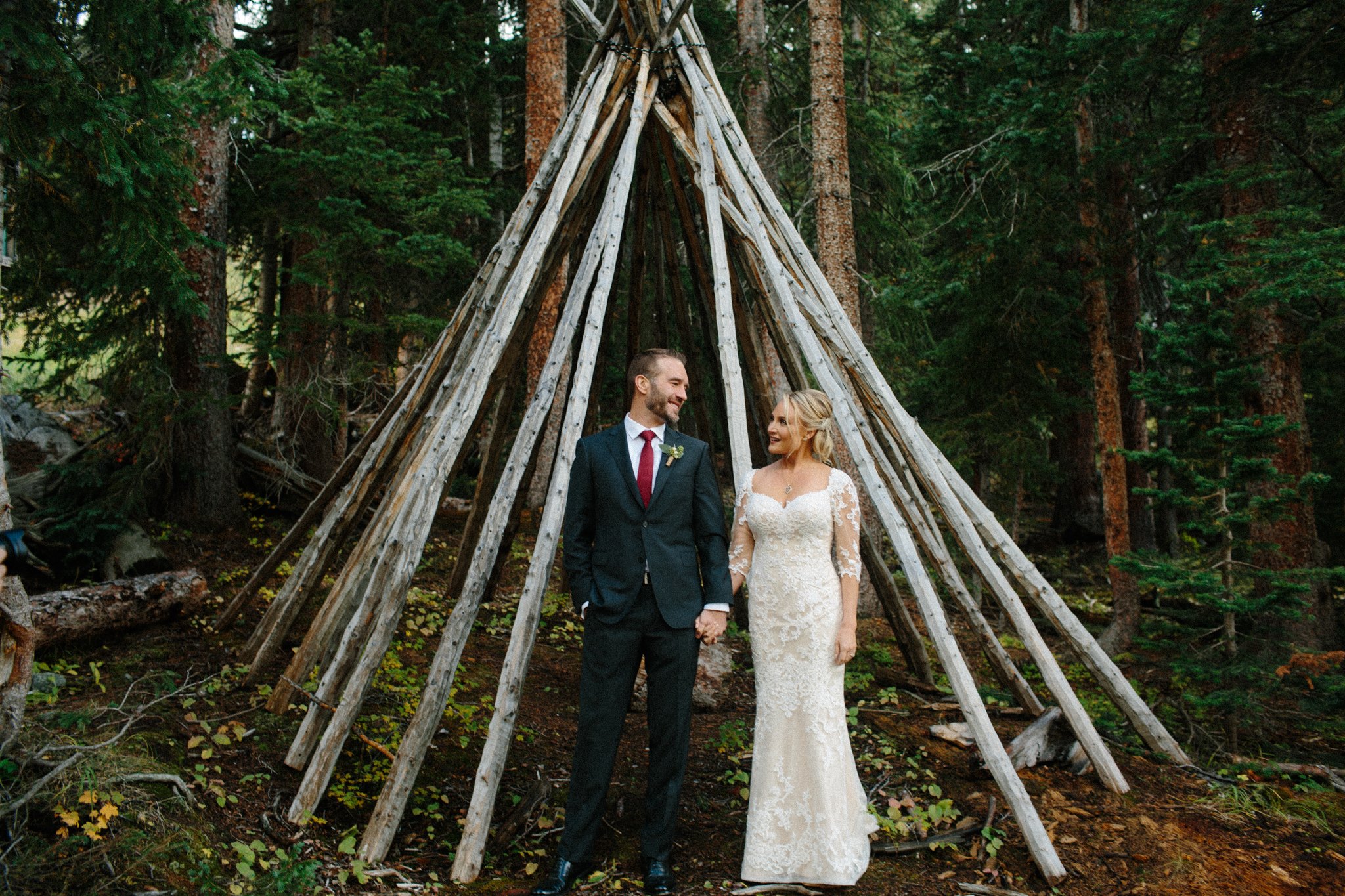 Ashleigh + Rick | Matthew Christopher "Kingsley" gown | Love Veils custom veil | Twigs & Honey headpiece | Caroline Colvin Photography