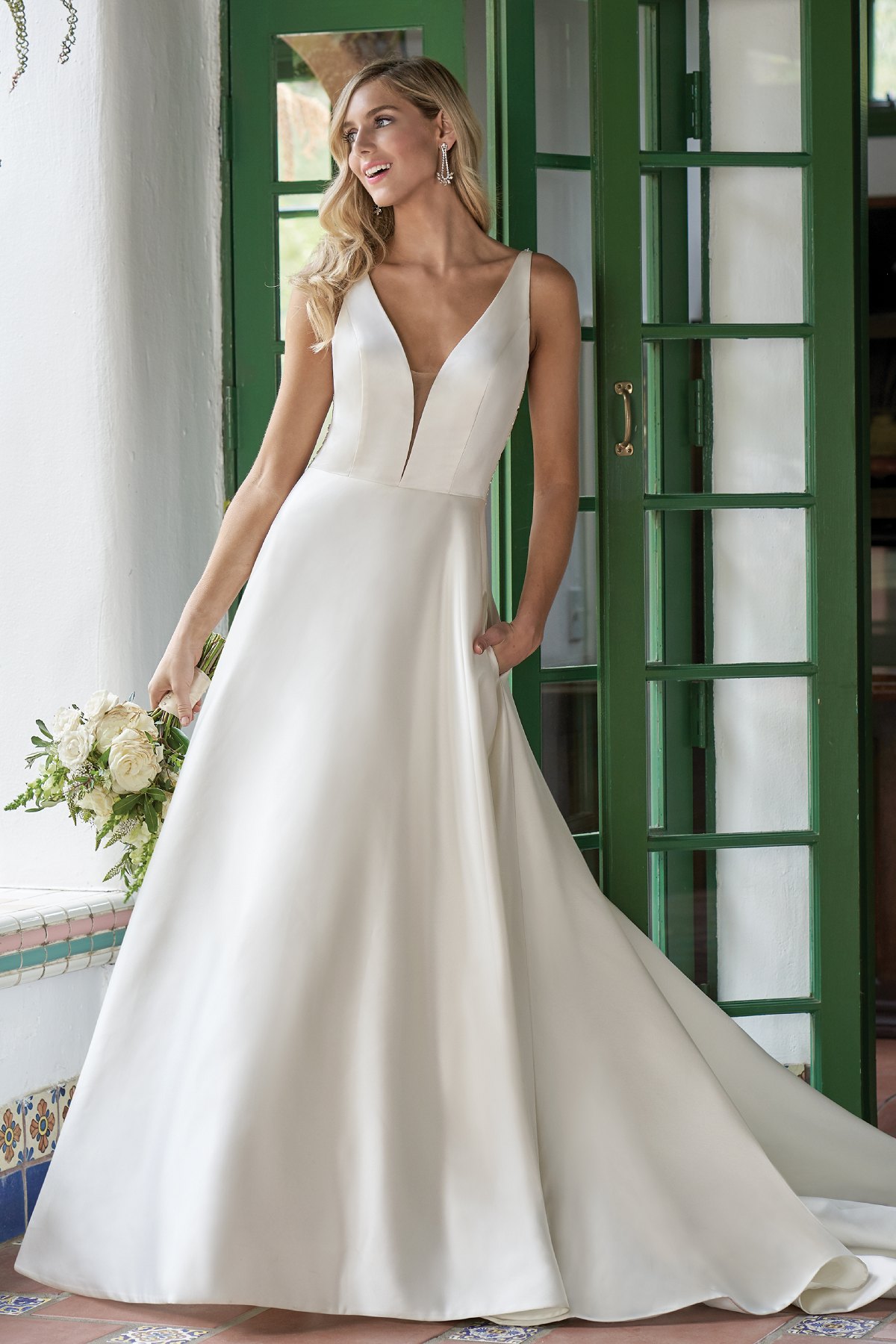 bridal-dresses-F211003-F.jpg