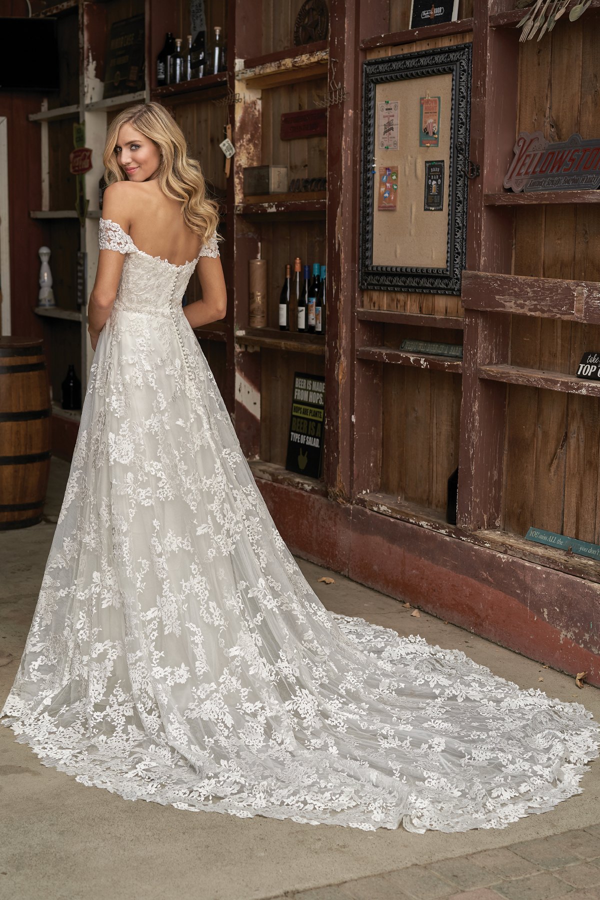 bridal-dresses-F211013-B.jpg