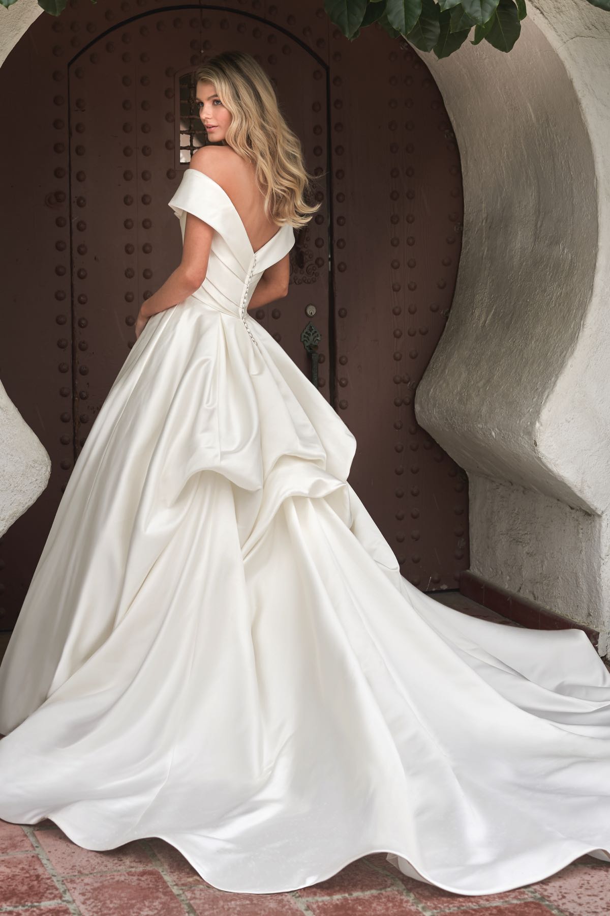 bridal-dresses-F211054-B.jpg