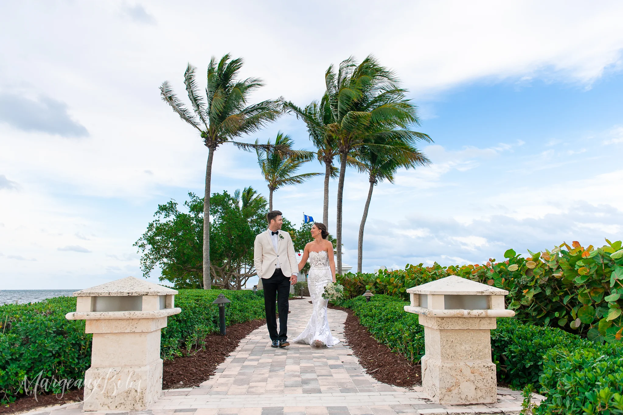 ElleseandLuke-OceanReefClub-MargeauxBolesPhotography-115.jpg