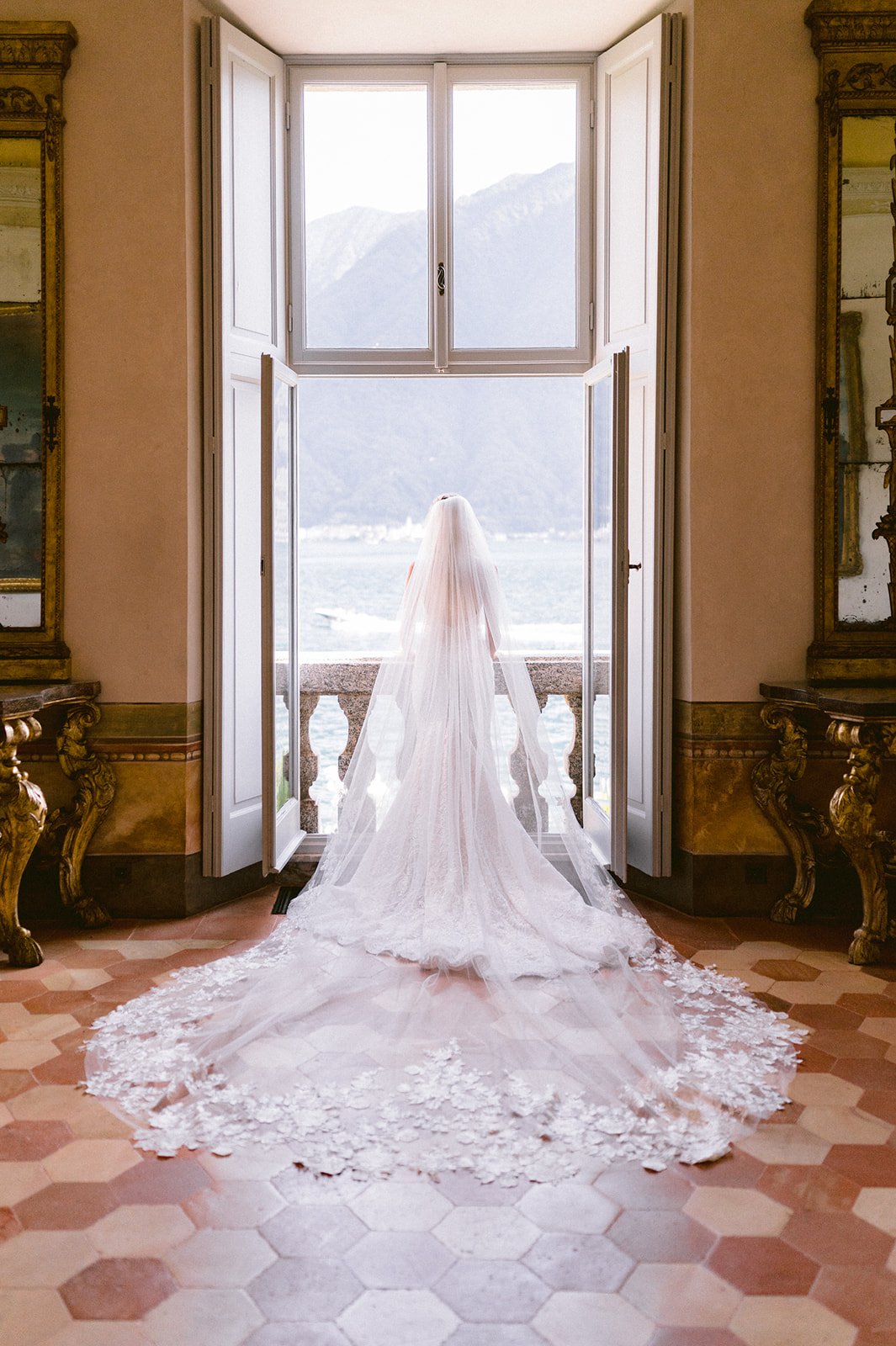 galia lahav chiquita veil