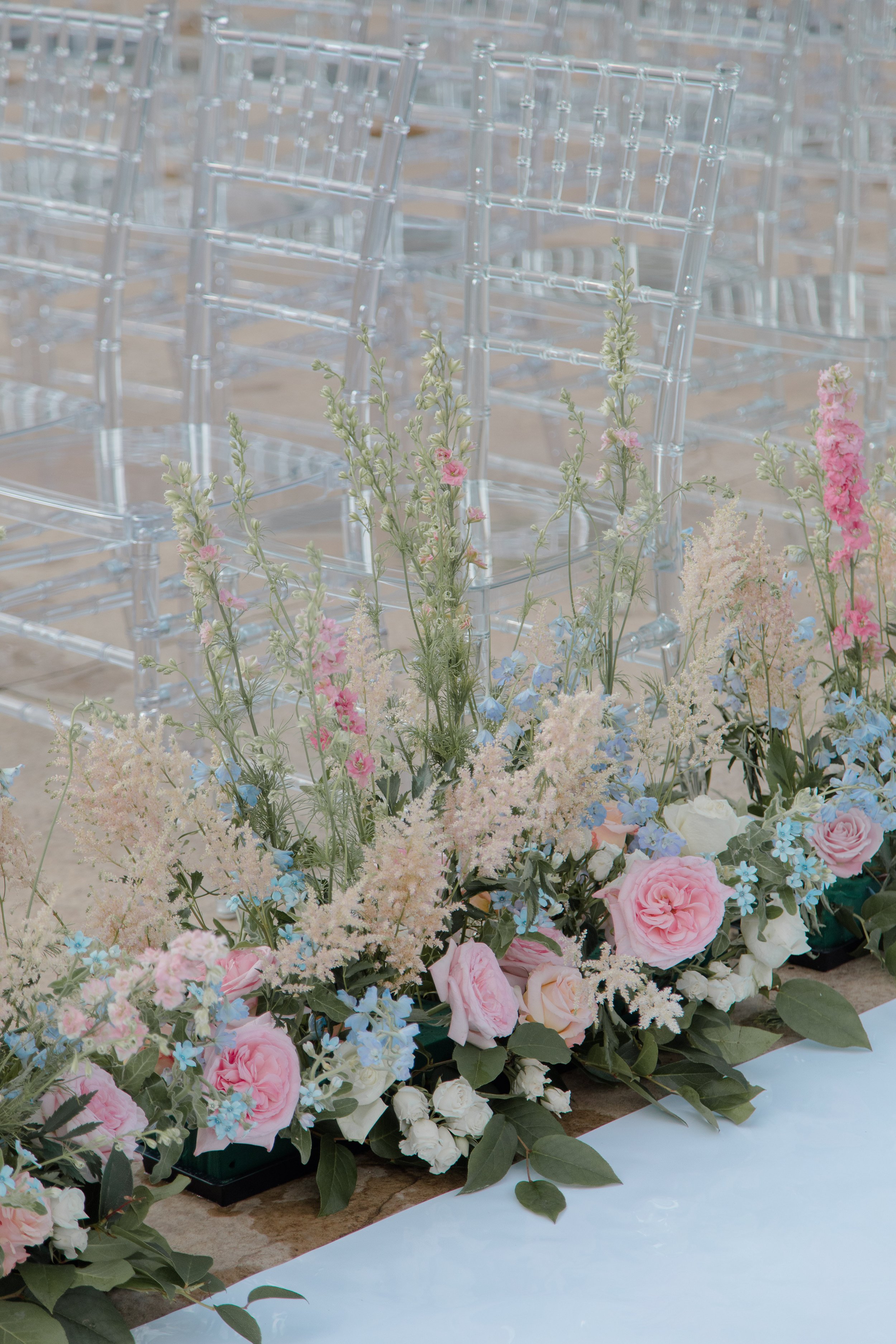 pastel wedding floral arrangements