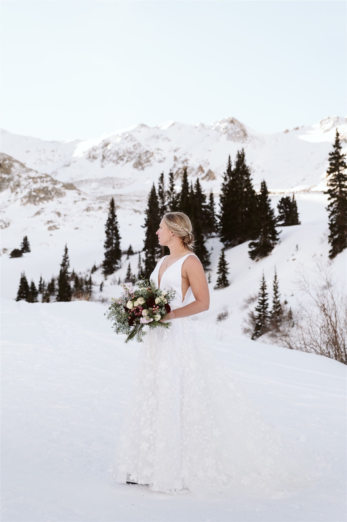  Savin London Alika elopement winter boquet 