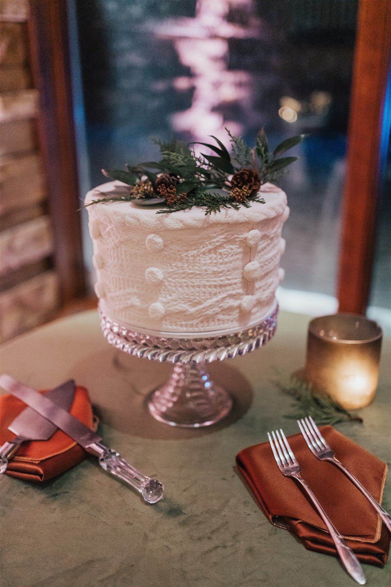  micro wedding evergreen cake winter vail 