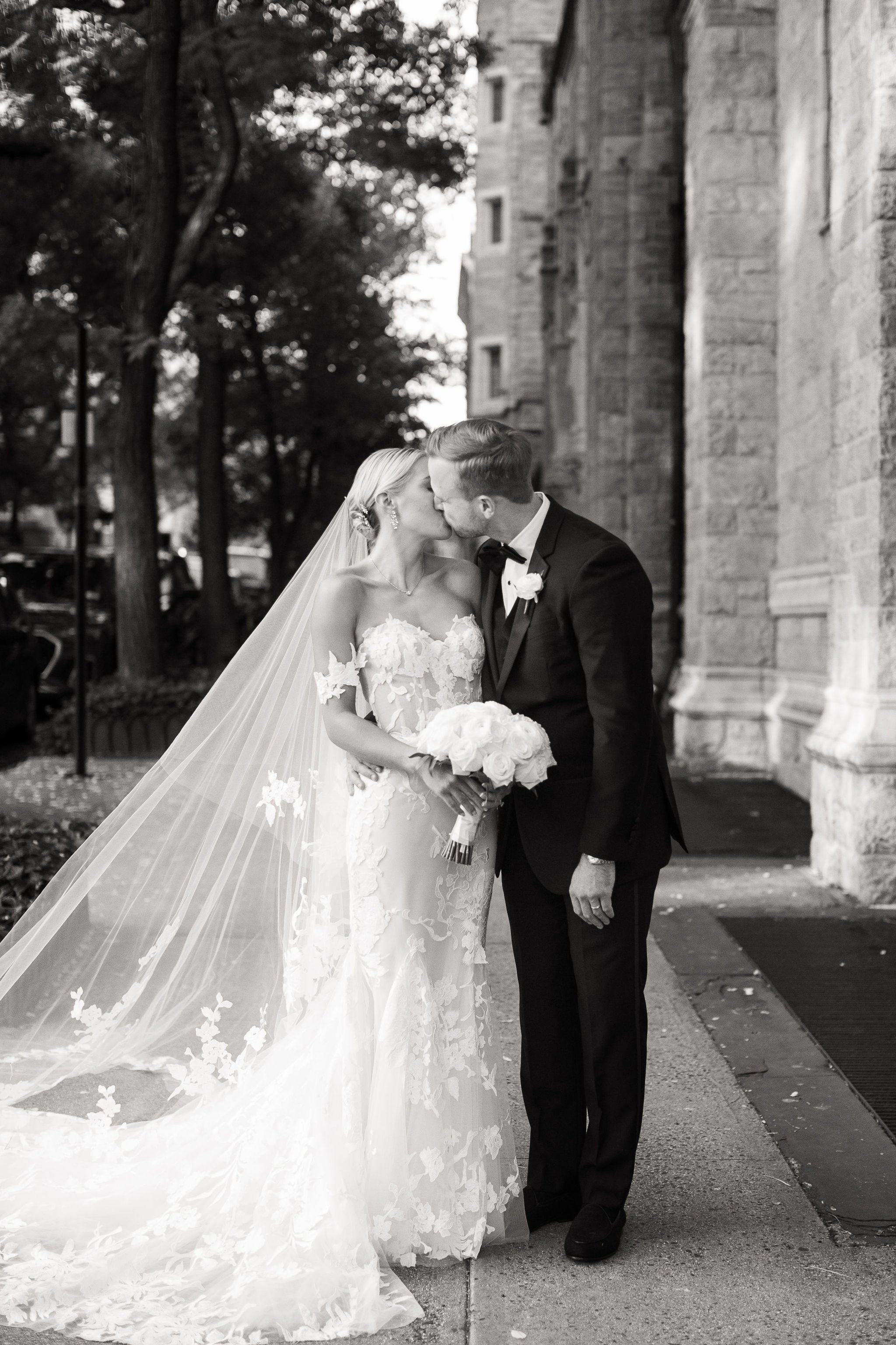  monique lhuillier willow dramatic veil NYC wedding 