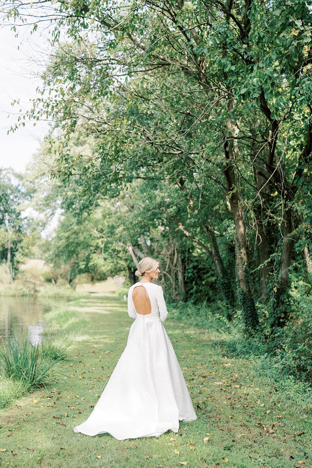  Sassi Holford Sassi Holford Vanessa Sassi Holford Vivian Sassi Holford wedding gown Sassi Holford custom gown outdoor wedding farm wedding small wedding country wedding ALine wedding gown key hole back long sleeve wedding dress 