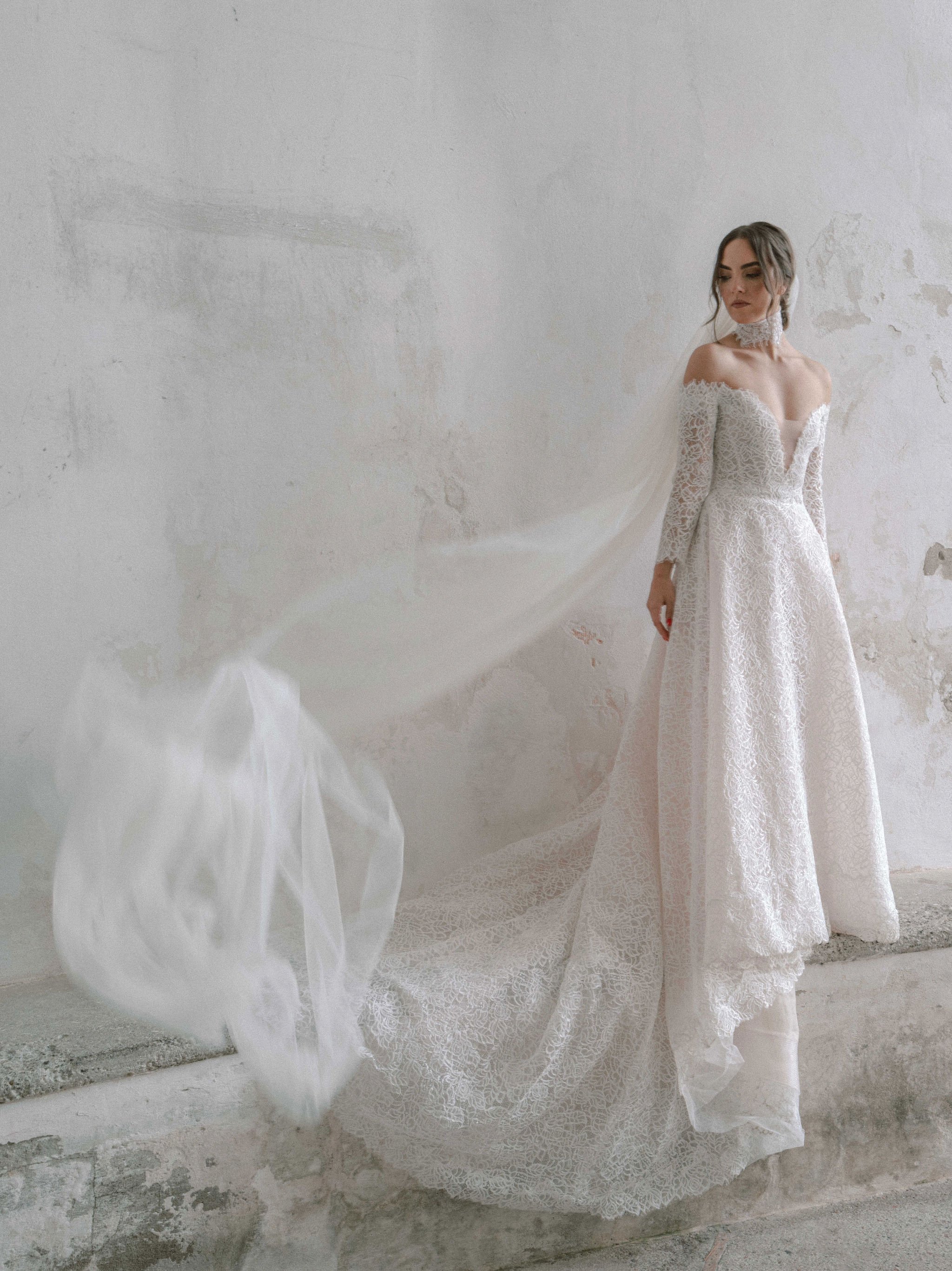  Monique Lhuillier Monique Lhuillier bridal Monique Lhuillier lovely Monique Lhuillier wedding gown lace wedding gown off the shoulder wedding gown long sleeve wedding gown A-line wedding gown Ravello Italy wedding  