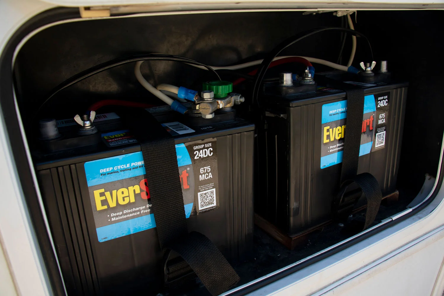Take a took at least beautiful batteries. I changed the one on the left. I think it should have a giant gold star with my name next to it.
