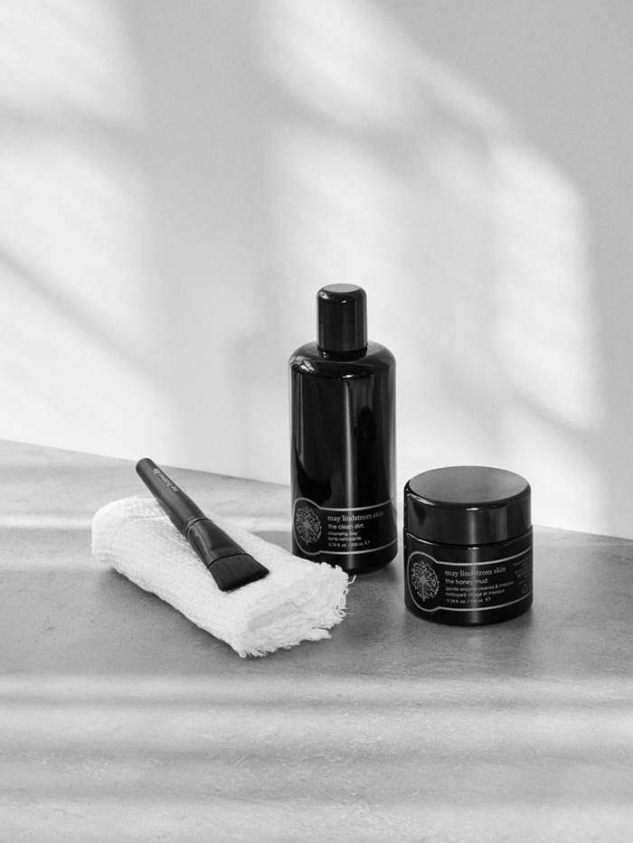 Facial Treatment Brush, Clean Dirt, Honey Mud Gentle Cleansing Silk. Photo by me. 