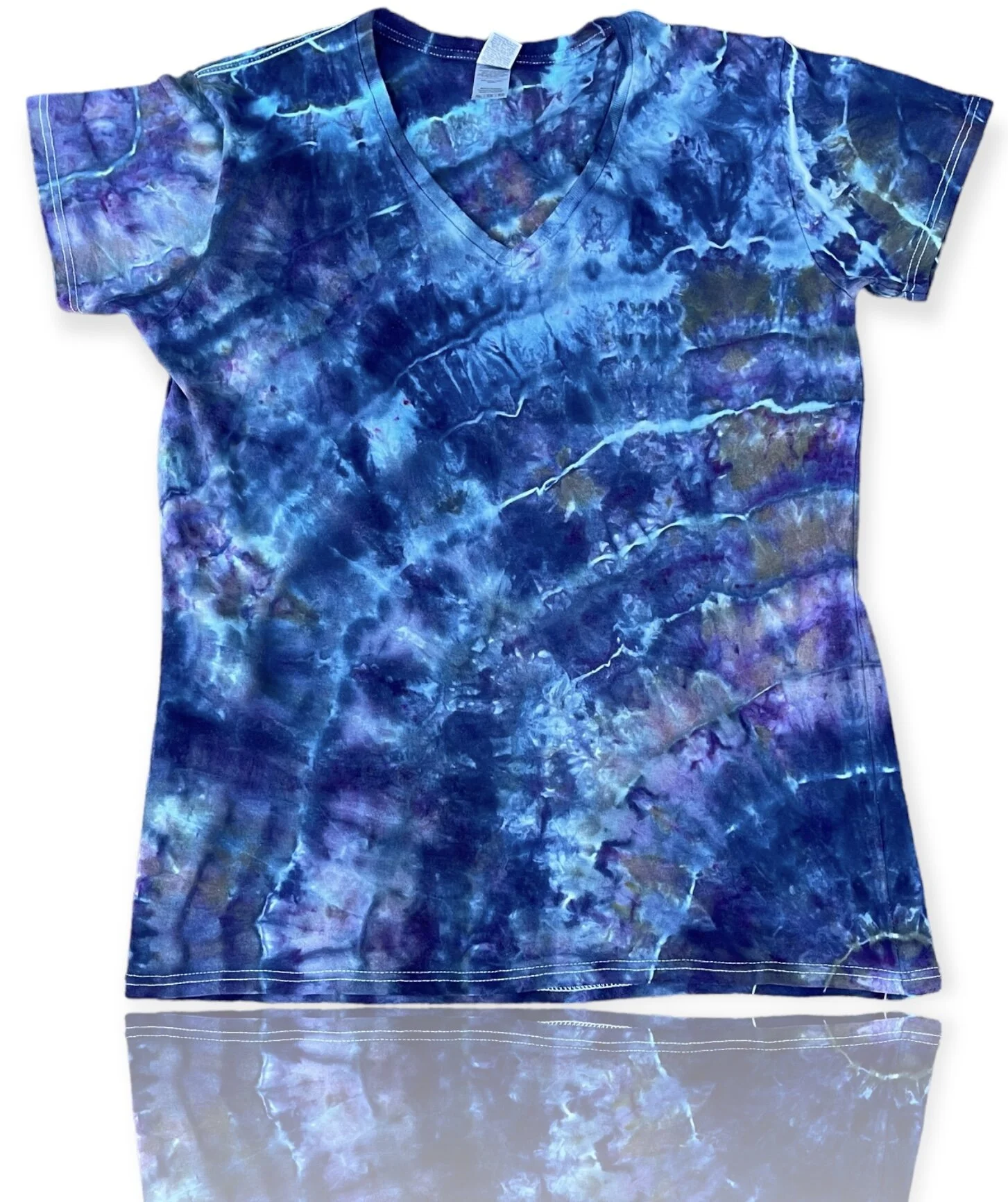 Ladies V-Neck  Geode T-Shirt Purple and Blue  XL, Women's V- Neck Tee
