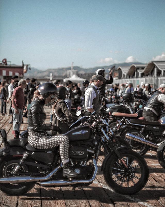 Best place to contemplate. 🏍💎
📸 Thanks to @zachiatrist
.
.
.
.
.
.
.
.
.
#harley #bikerbabe #dgr2019 #dgrla #gentlemensride #movember #sportster #dapper #womenwhoride #checkers #biltwell #santamonica