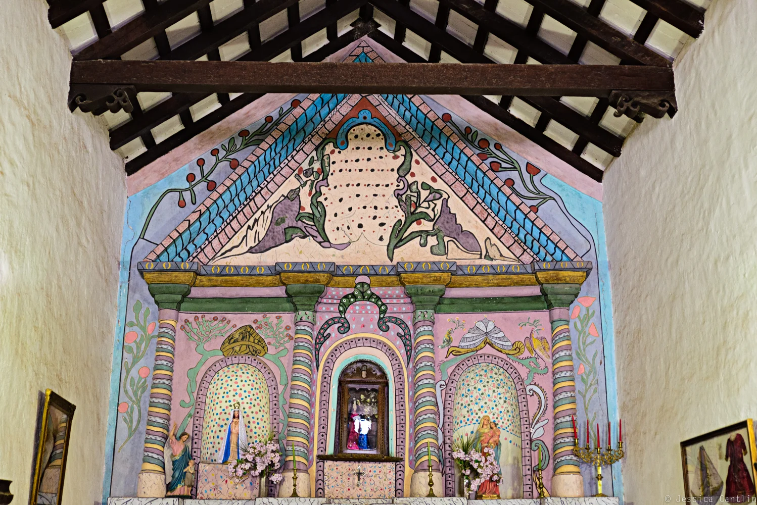 Alter at Iglesia de Nuestra Señora del Rosario in Hualfin