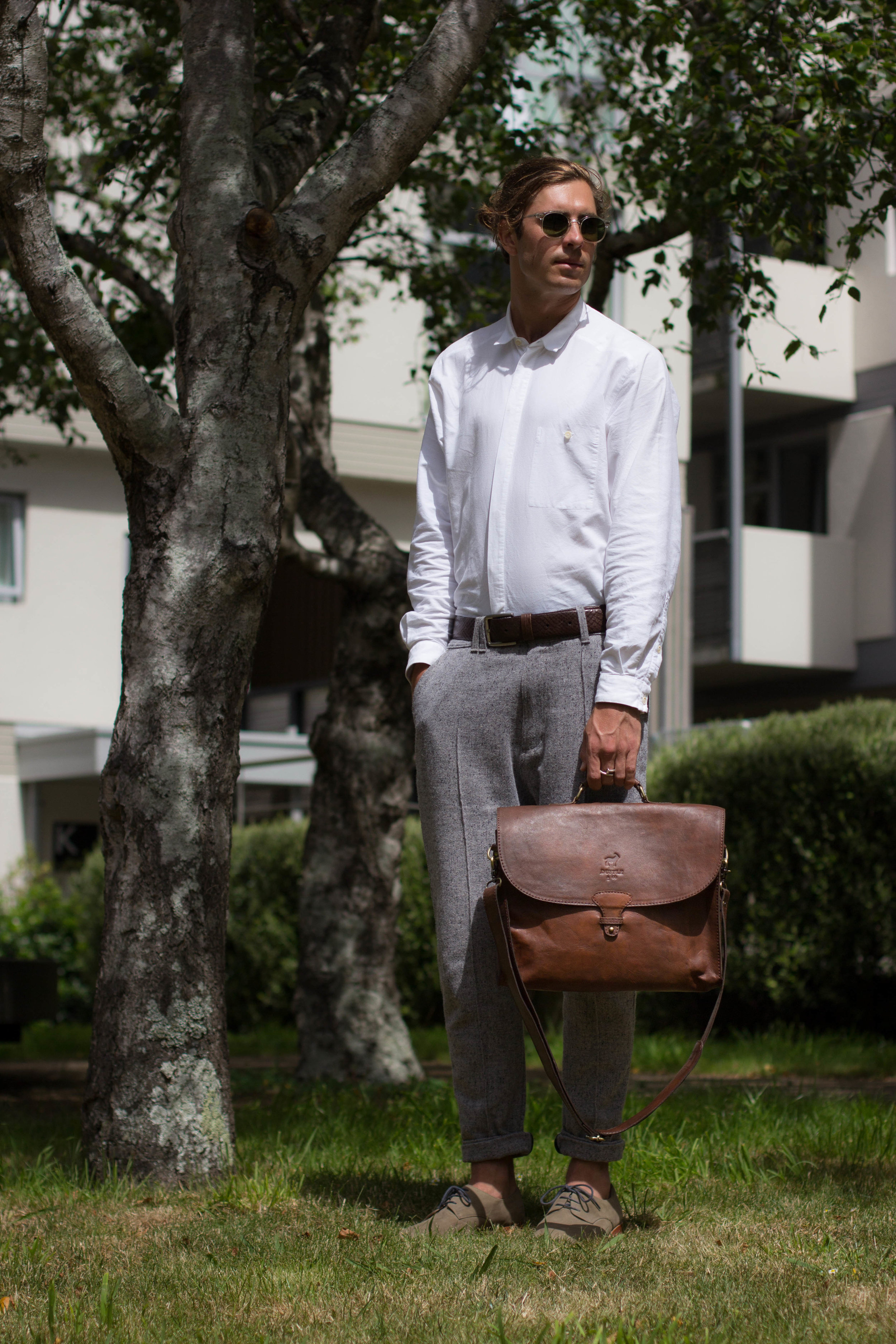 Duffle&Co_FEB-17_Lifestyle_Satchel bag_male-2.jpg