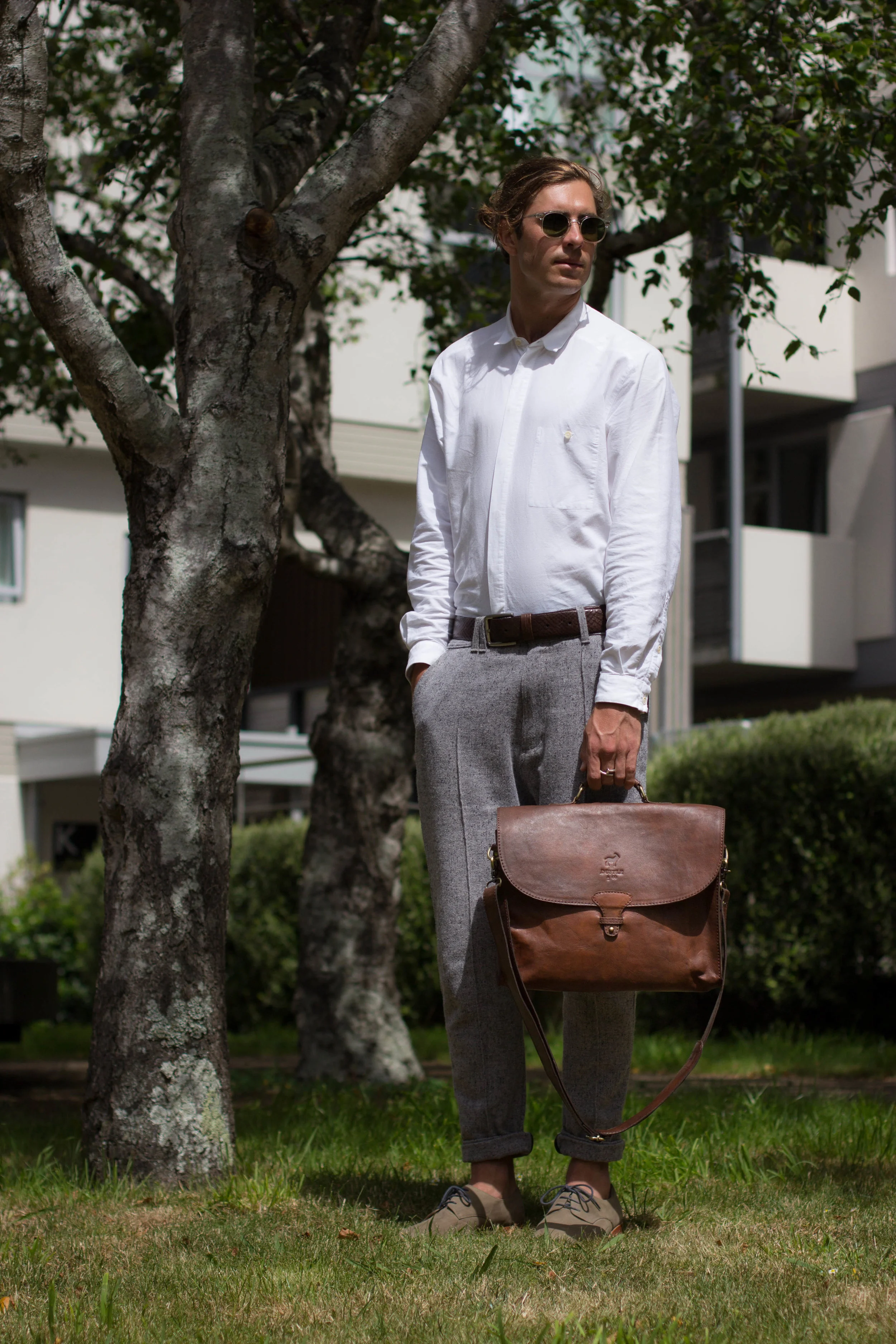 Duffle&Co_FEB-17_Lifestyle_Satchel bag_male-2.jpg