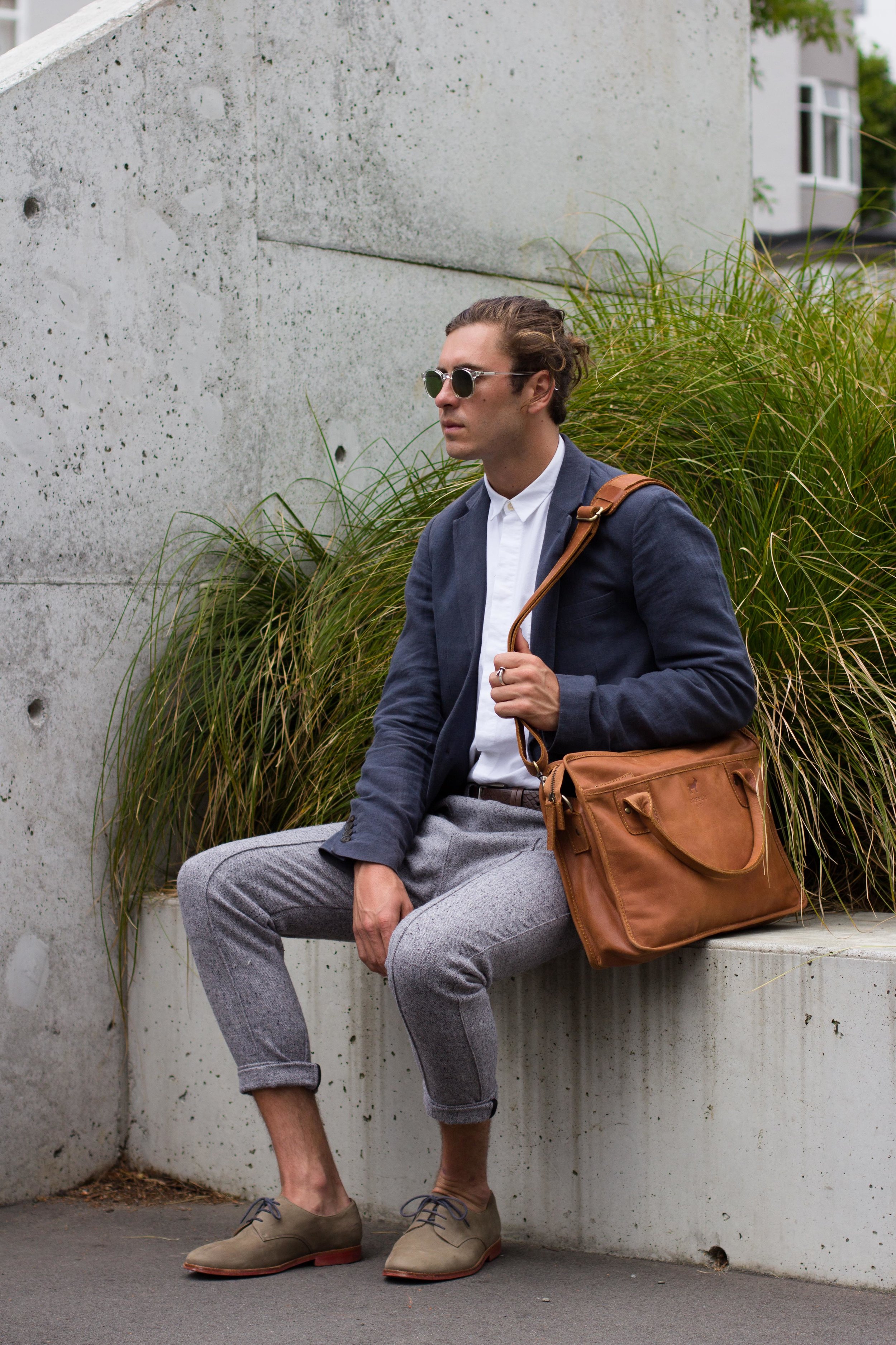 Duffle&Co_FEB-17_Lifestyle_Satchel bag_male-4.jpg