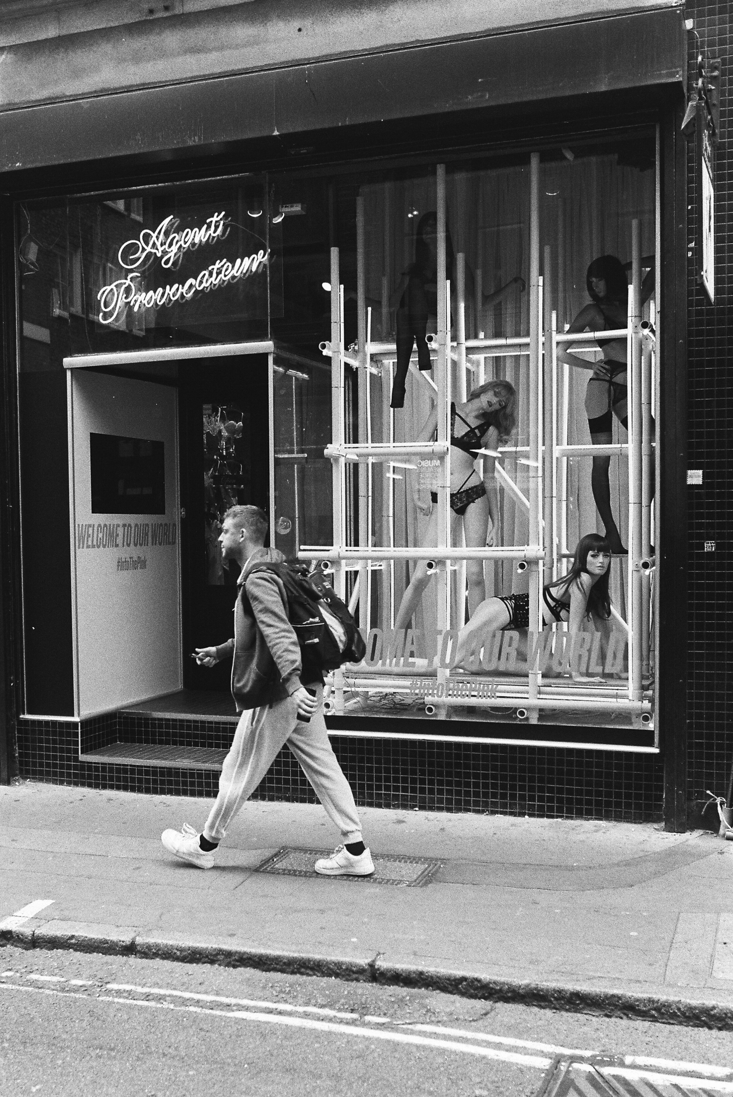 LND_BW-3.jpg
