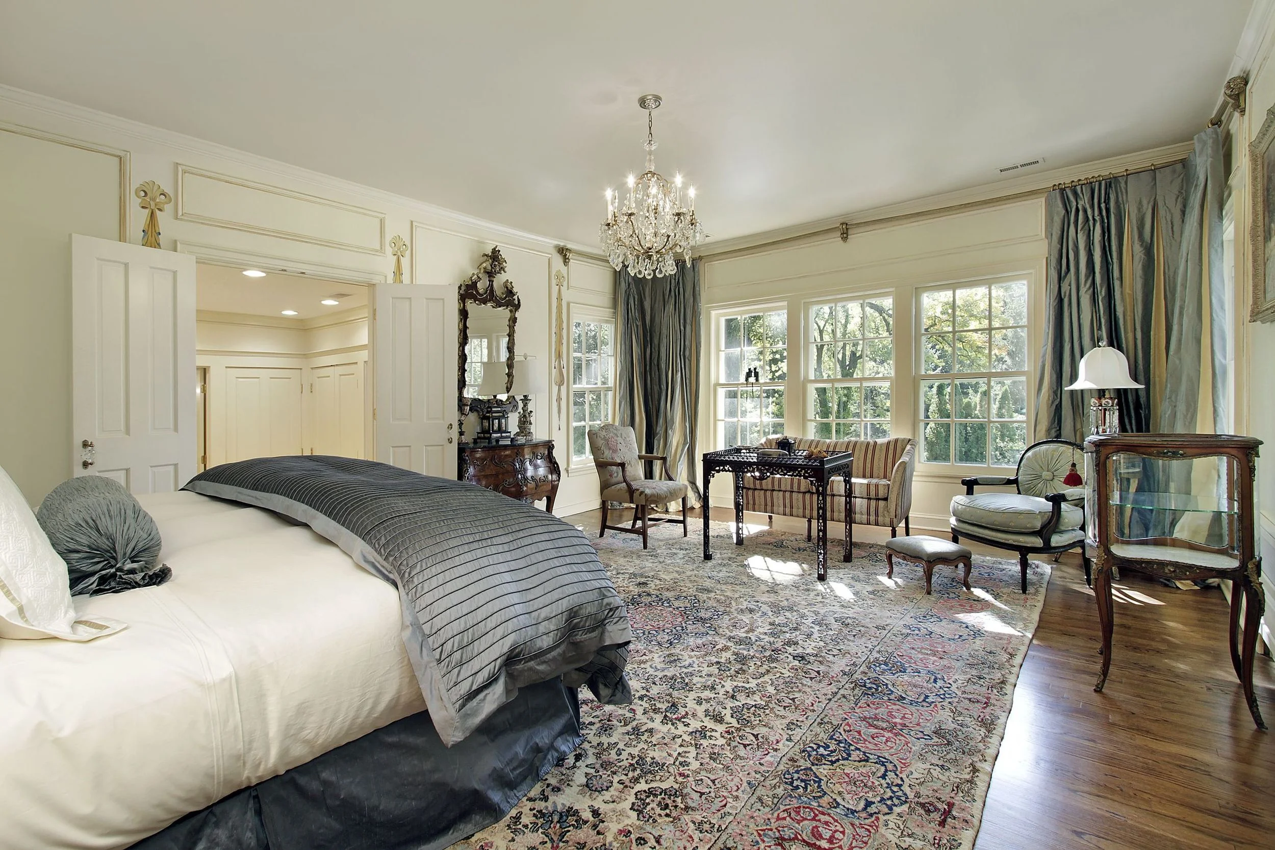4 Master Bedroom.jpg