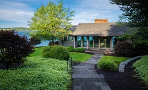 Waterfront Luxury Estate thumbnail 11