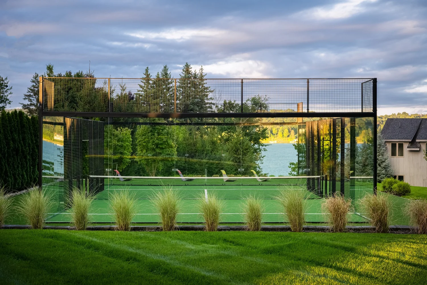 Waterfront Luxury Estate — photograph 7
