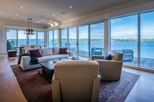 Waterfront Luxury Estate thumbnail 14