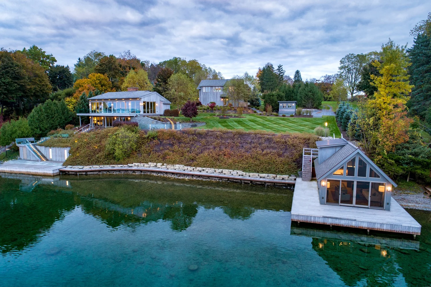 Waterfront Luxury Estate — photograph 54