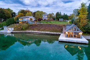 Waterfront Luxury Estate thumbnail 56