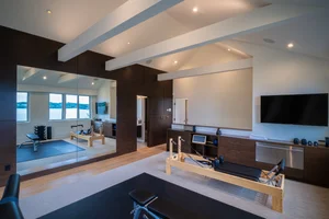 Waterfront Luxury Estate thumbnail 20