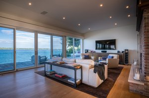 Waterfront Luxury Estate thumbnail 15