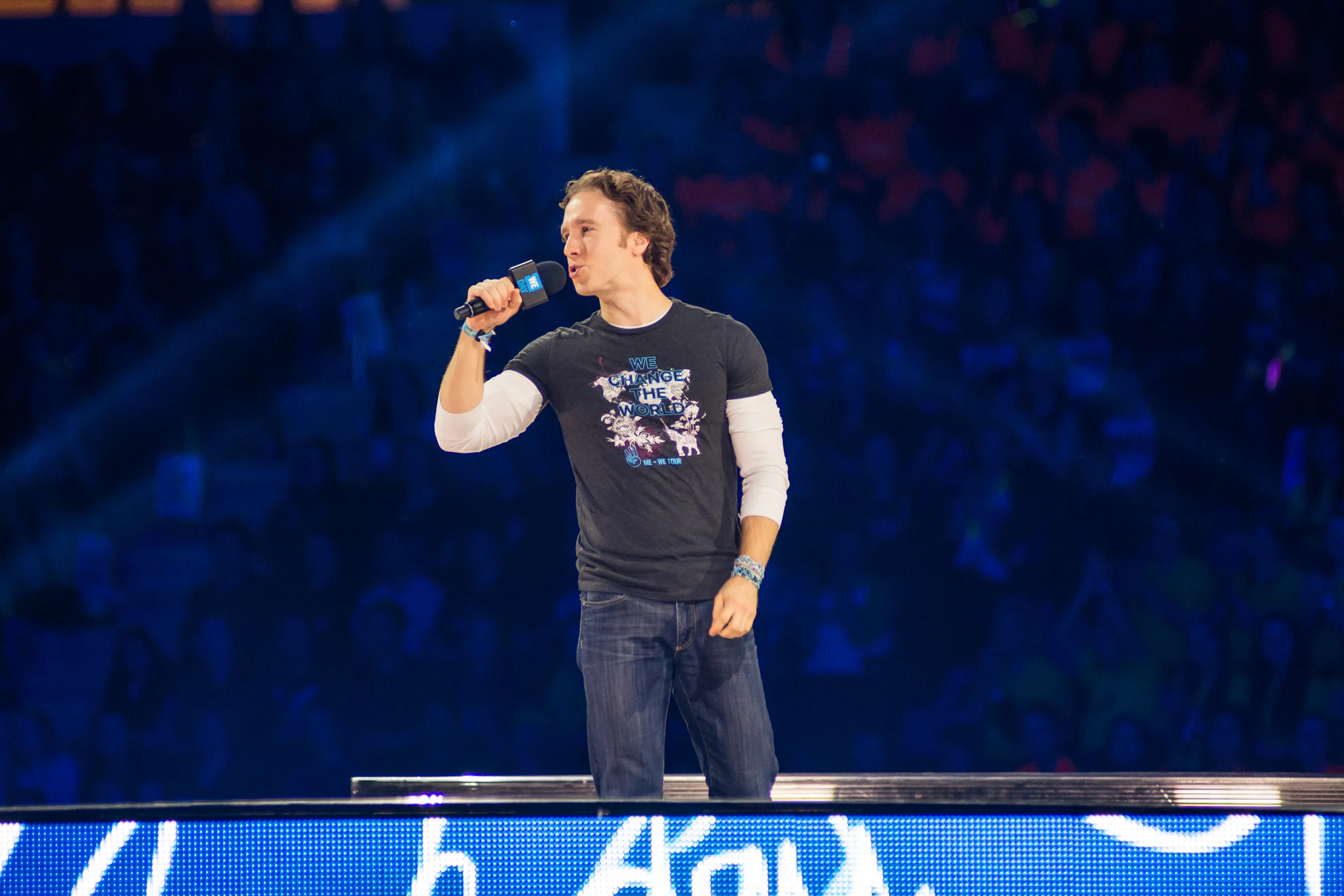 CHILLINWITHBERNIE_WDATL_STAGE-25.jpg