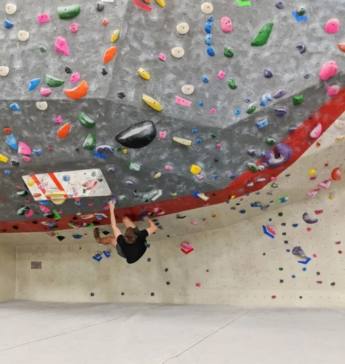 My favorite feature of the bouldering mezzanine at this location. Where O where has my lower core strength gone?