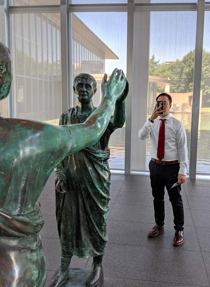 A post-meeting recharge at the Kimbell Art Museum .
