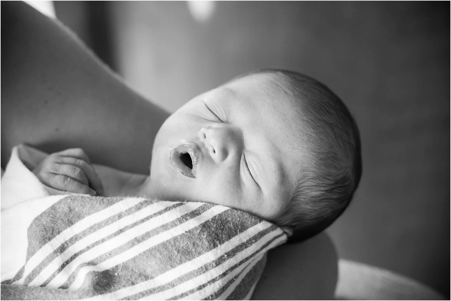 Harrisonburg_Newborn_Hospital_Rodriguez_0001.jpg