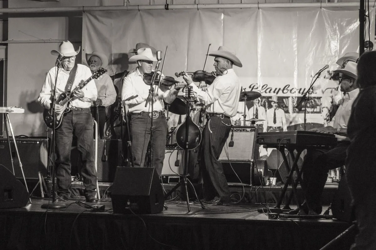 BobWillsFidddleFestivalGreenvilleTX2018wJasonRoberts_katherinehersheyphotography2018-81DowntownDallasChristmas_KatherineHersheyPhotography.jpg