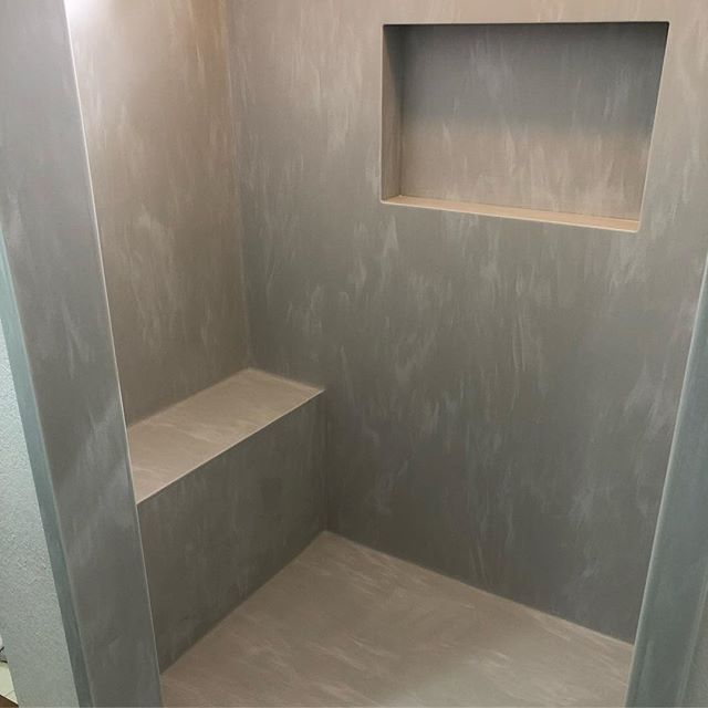All done for today!! Seamless shower.  I enjoy doing these kinds of work.  #detail #corian #staron #clean #neat #level10 #easytoclean #hawaiiremodel #imacraftmen #payattention2detail #solidsurfafe