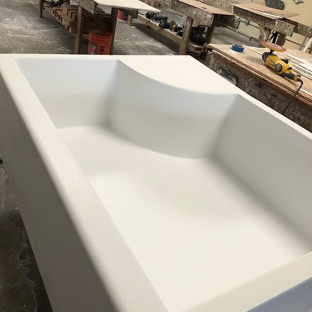 They don&rsquo;t make these size tubs  anymore.  Custom made in-house  No Cnc  machine.  Just straight old school skills.  #corian#staron#solidsurface #thermoforming  #clean#neat#easytoclean #veryeasy #hawaii#808#lovewhatido#