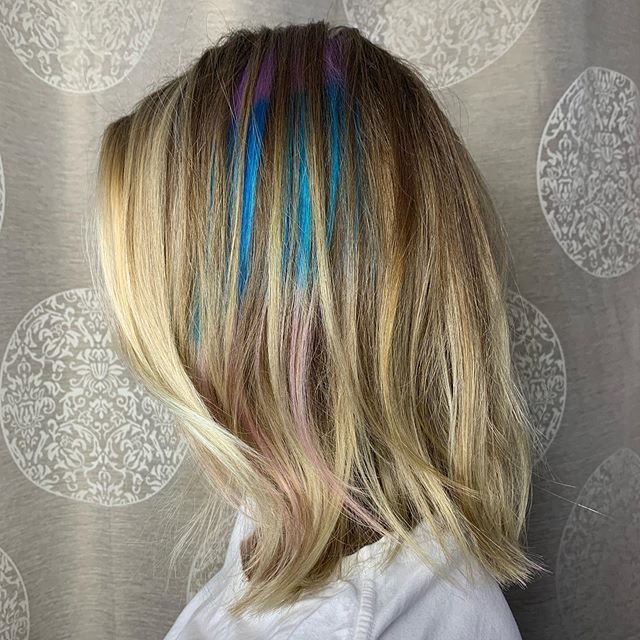 Mermaid hair don&rsquo;t care 🐠⛵️🏝🐬 How fun is this beautiful pop of color?? (Happy late birthday to the lady behind this look, @wkrupa11 !!!)
#wella #pravanavivids #balayage #mermaidhair #popofcolor #hairstylist #westernmasshairstylist #westernma