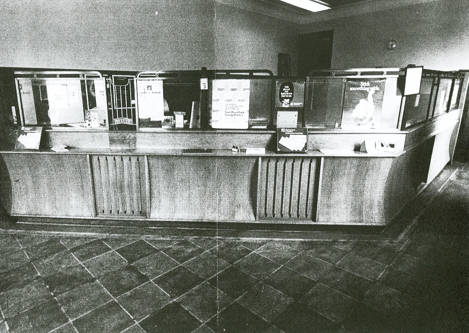 banking hall 1975.jpg