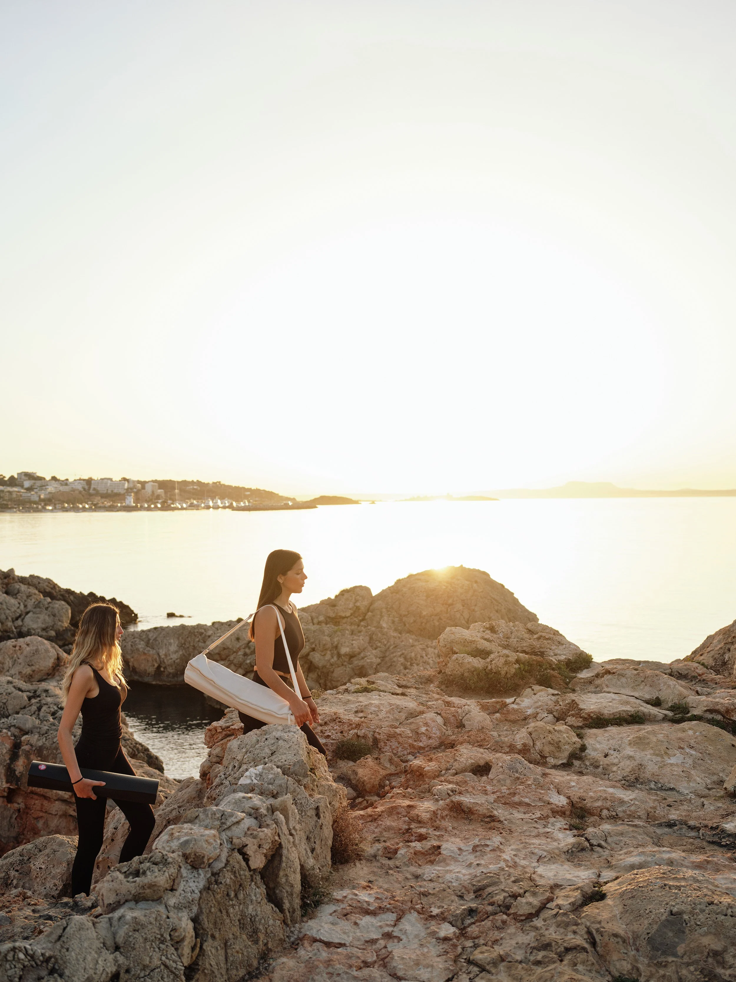 MOMAL_LIFESTYLE_YOGA_16_Jack_Hardy_2026.jpg