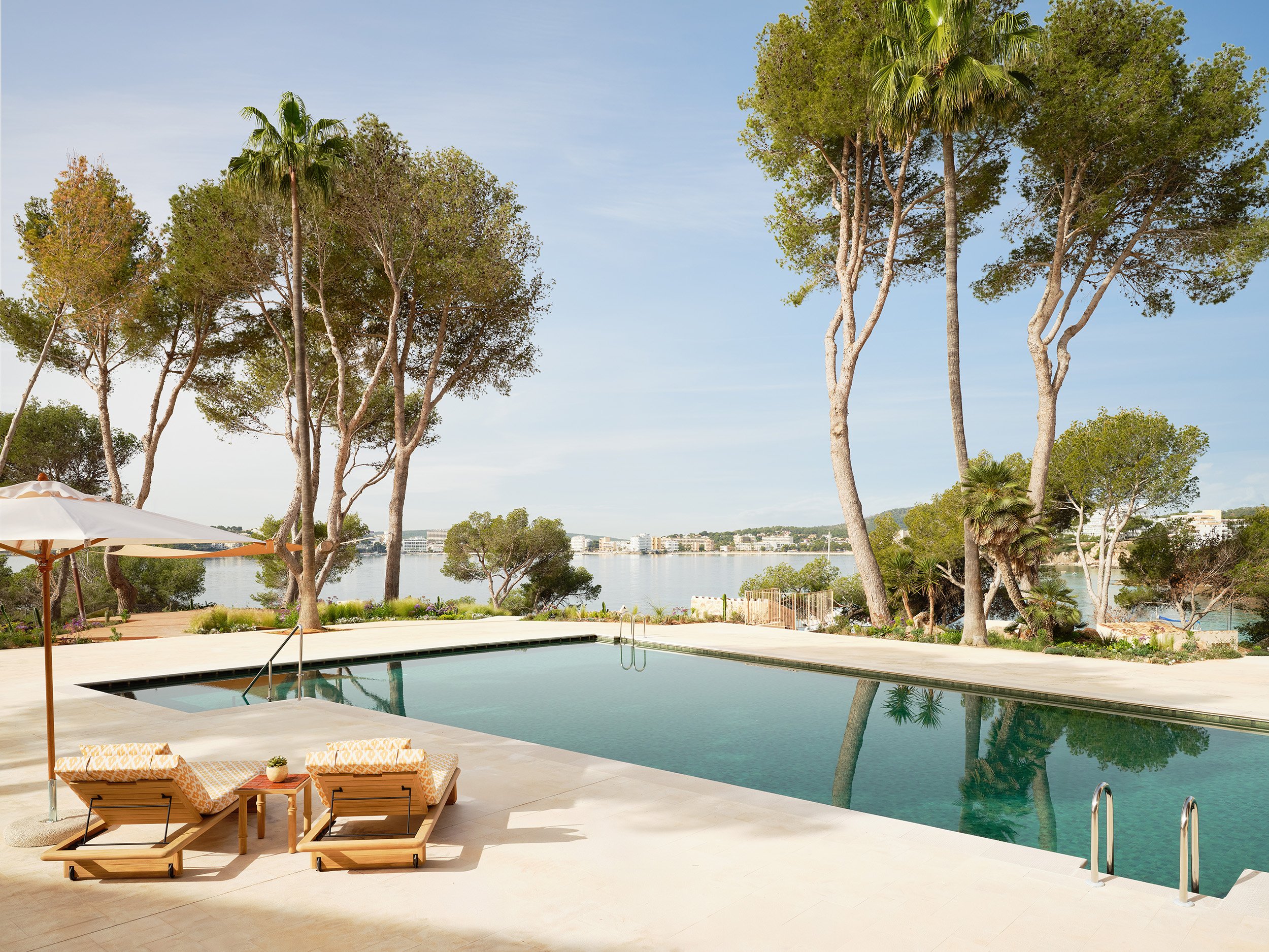 MOMAL_Outdoor_Pool_Leppoc_Jack_Hardy_2026.jpg