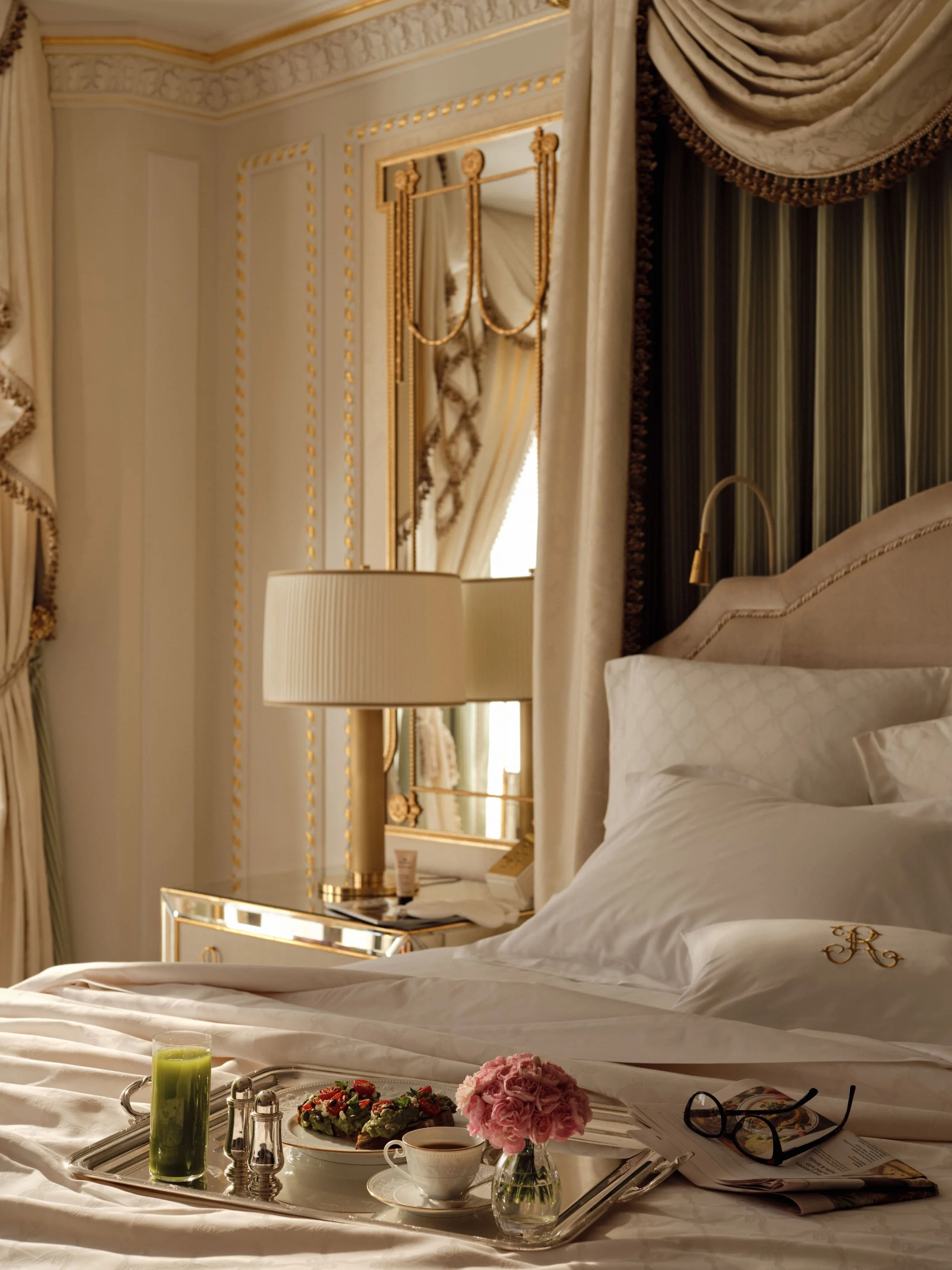 The_Ritz_London_Prince_of_Wales_Suite_Bedroom_Styled_3_Jack_Hardy_2026.jpg