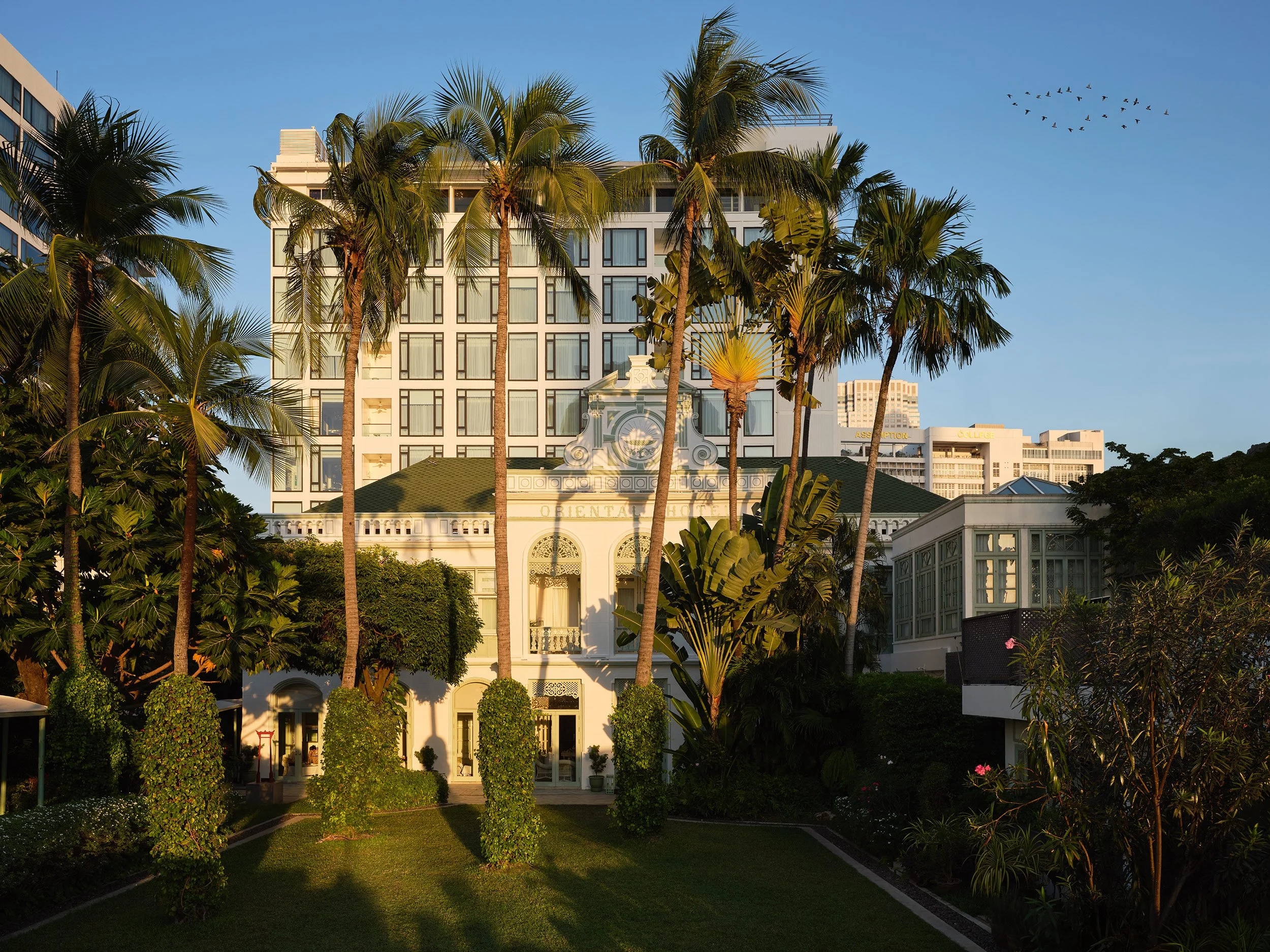 MOBKK_Exterior_Oriental_Hotel_Day_Jack_Hardy_2025.jpg