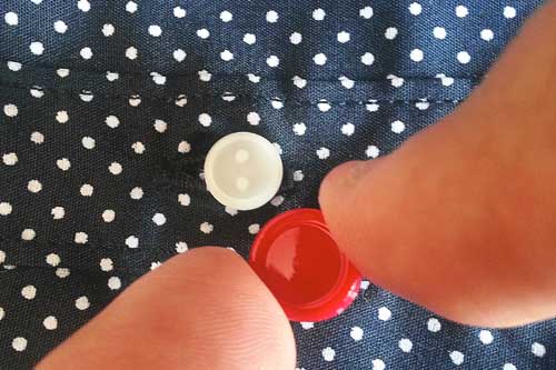 auxilry_interchangeable_shirt_buttons.jpg