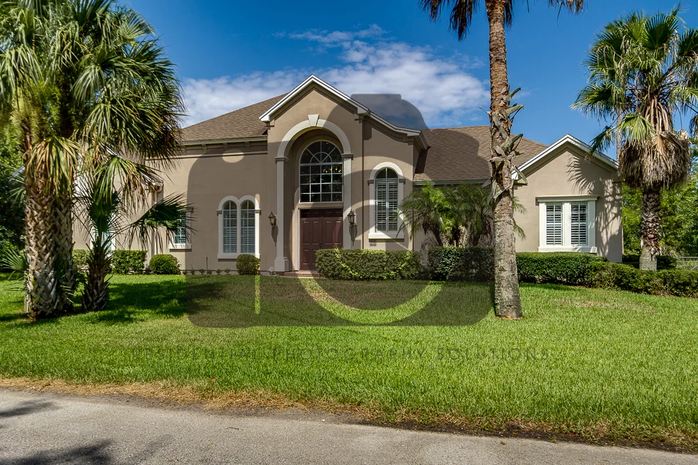 370 N Roscoe Boulevard