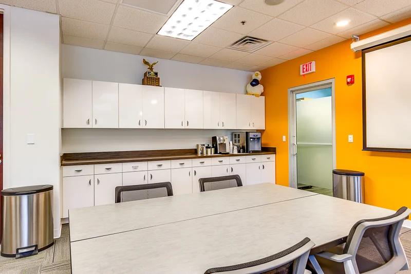 20170708 Interior Buildouts008SMALL.jpg